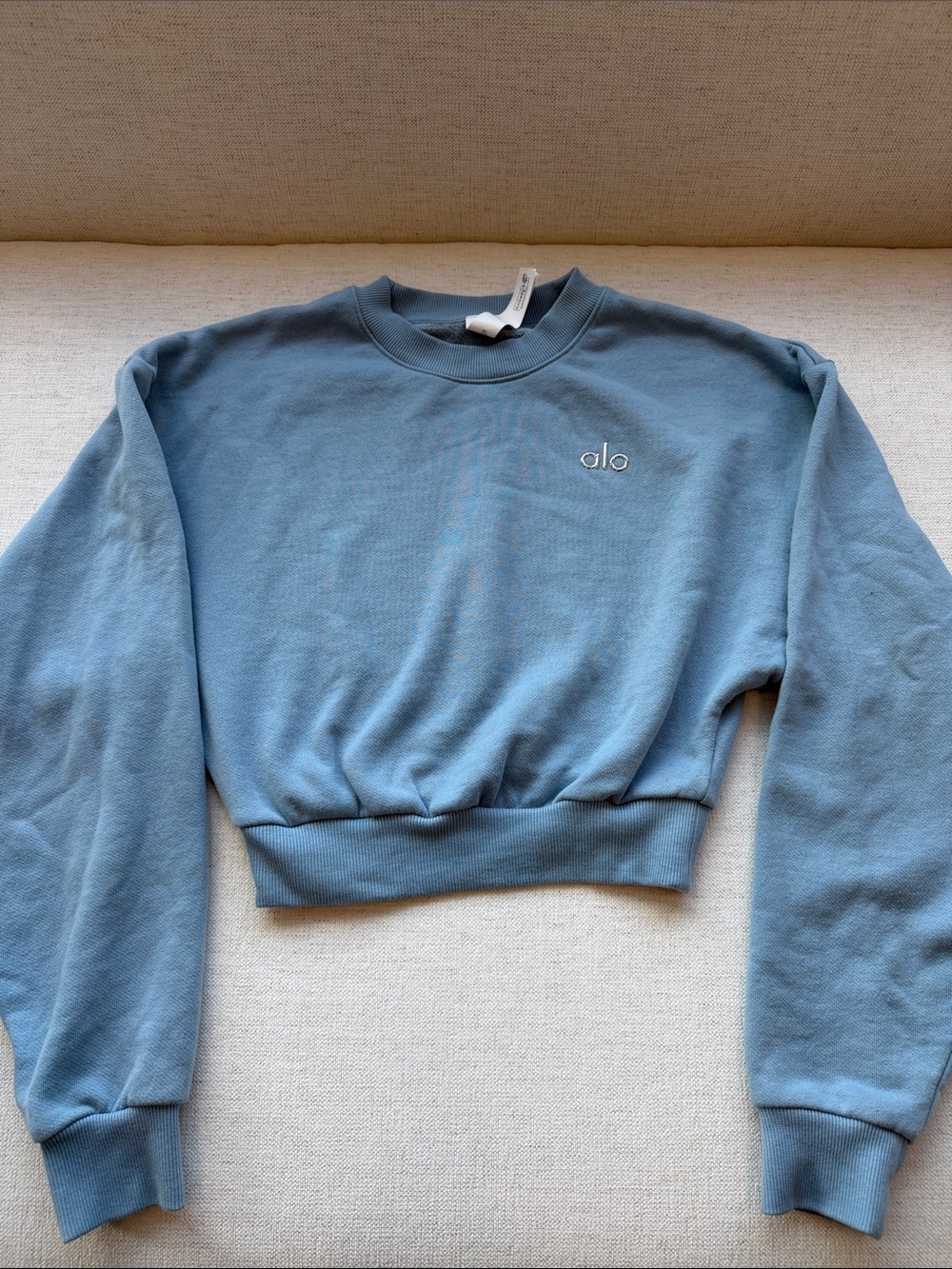 ALO Yoga Cropped Accolade Crewneck- Light Provence Blue